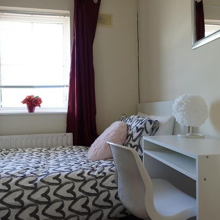 Females Only - Private Bedrooms In Dublin Lucan Exterior foto