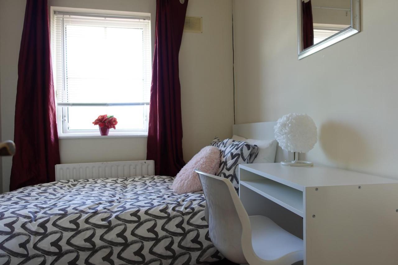 Females Only - Private Bedrooms In Dublin Lucan Exterior foto